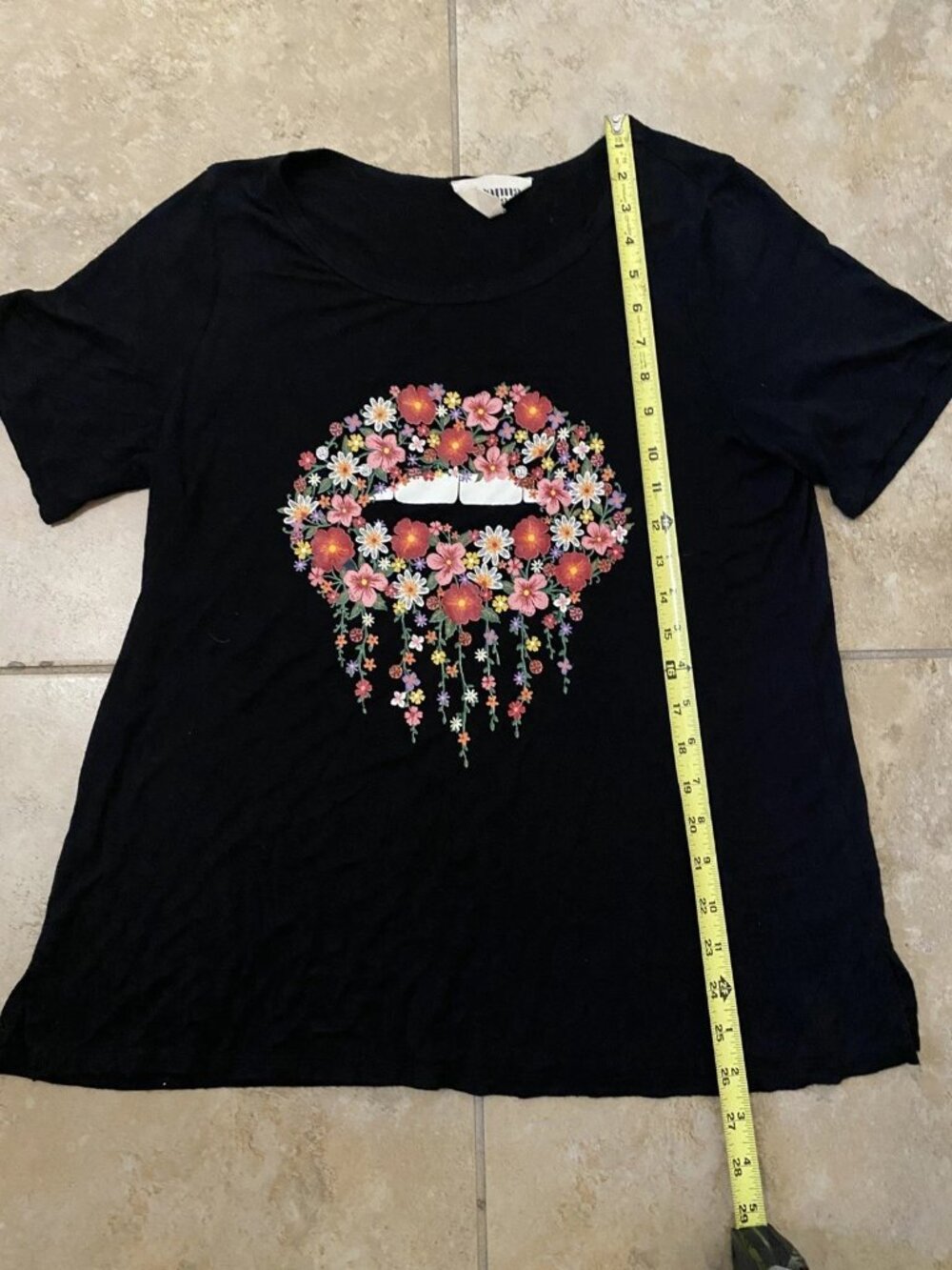 Savanna Jane Black Floral Lips Graphic Tee Short Sleeve Sz M Medium - Picture 5 of 14